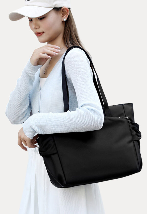 Tote Nahia - Negro
