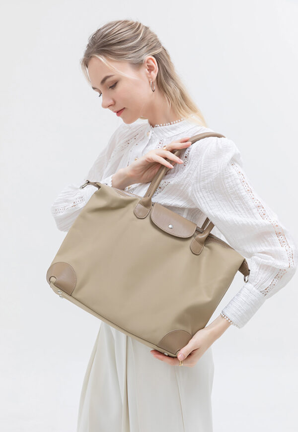 Tote Kailina Caqui